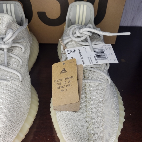 ? Adidas Yeezy Boost 350 V2 \